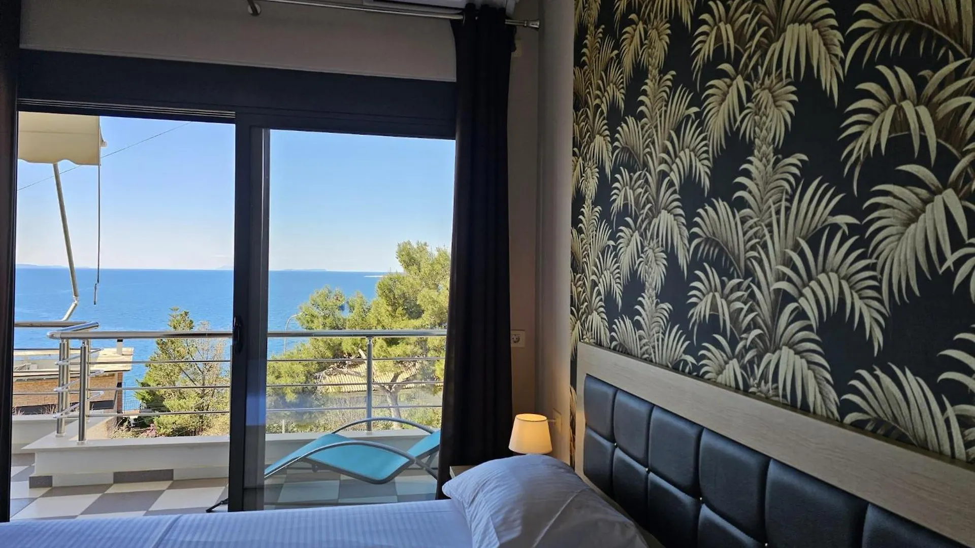 Seaside Serenity Apartment With Views Saranda Albanie