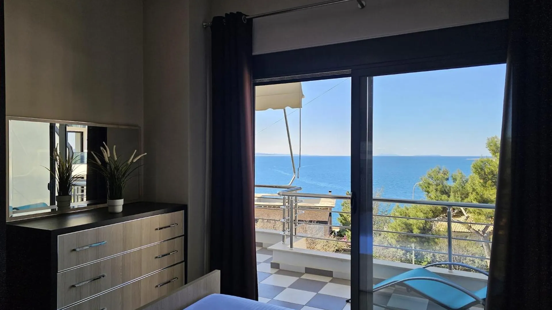 Seaside Serenity Apartment With Views Saranda