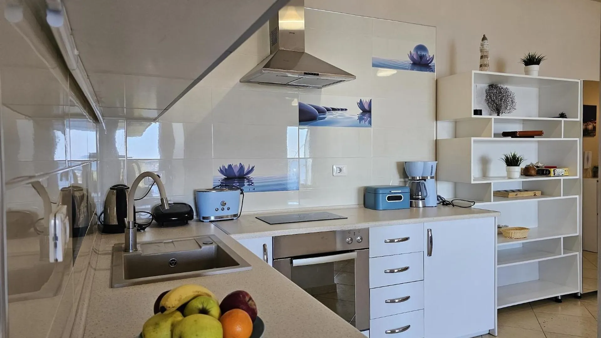 Seaside Serenity Apartment With Views Saranda