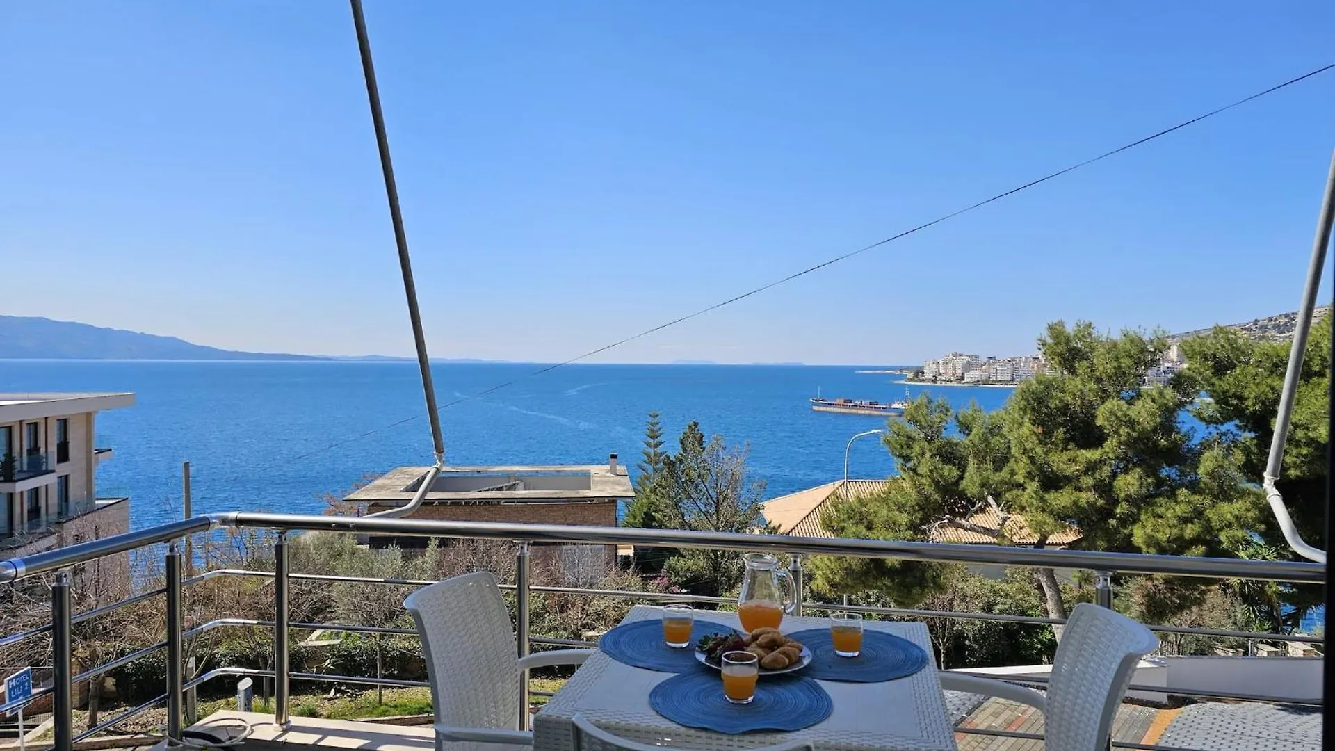 Seaside Serenity Apartment With Views Saranda Albanie