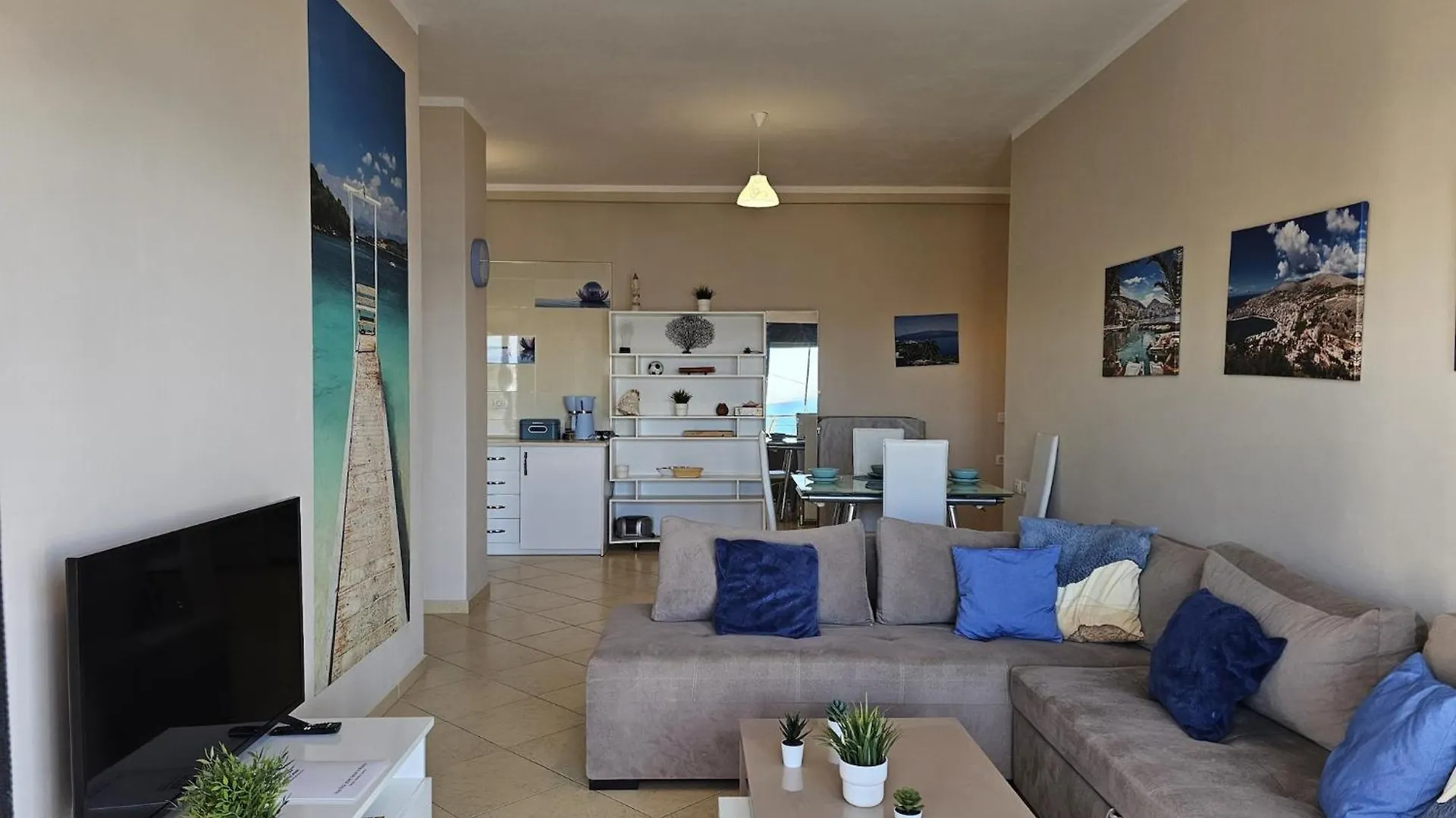 Seaside Serenity Apartment With Views Saranda