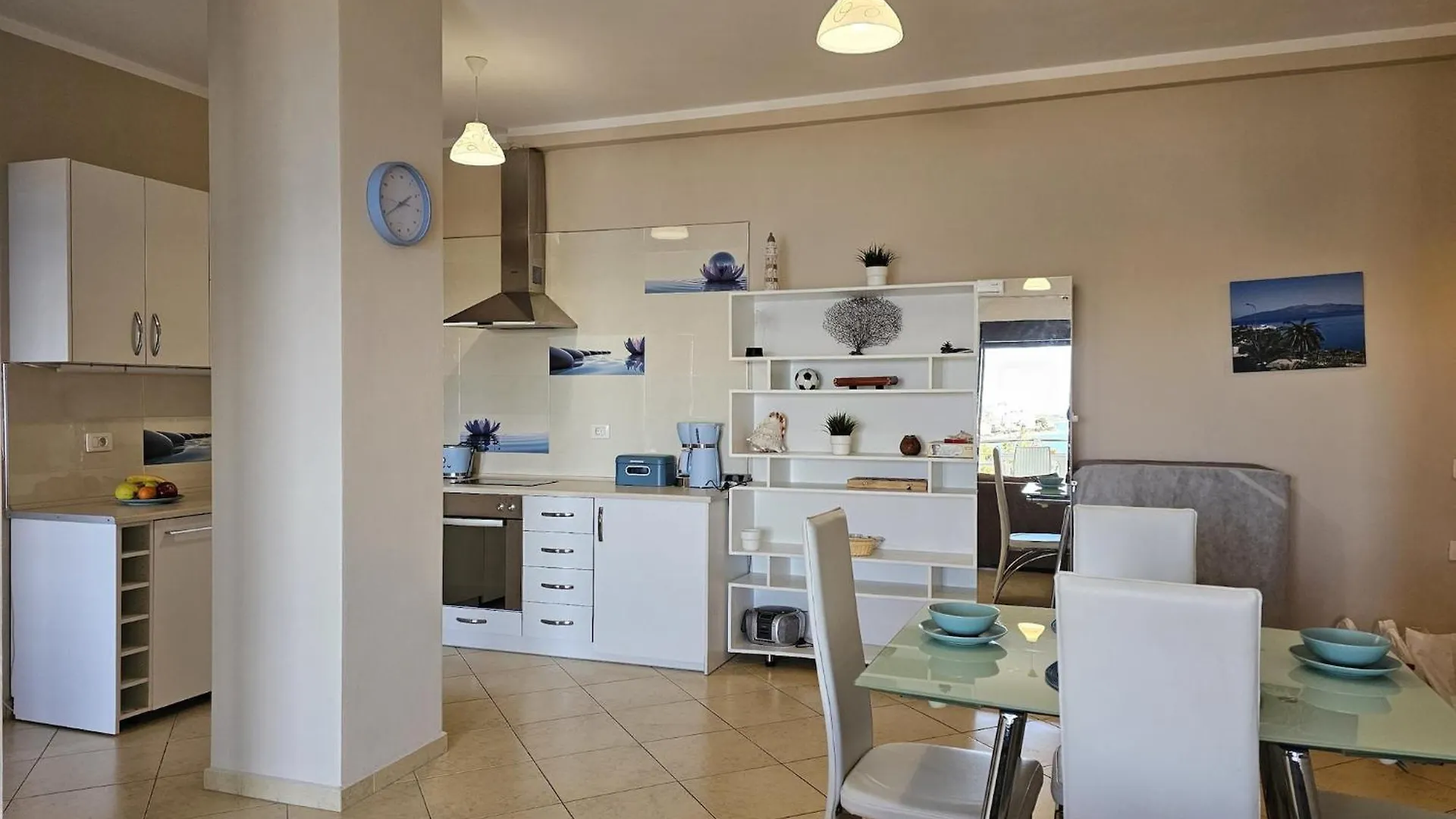 Seaside Serenity Apartment With Views Saranda